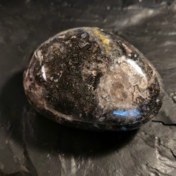 Opale noire de Madagascar - pièce unique 2 - 1ere chakra